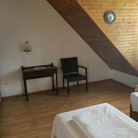 Ferienhaus Bogracsos Apartmanhaz *